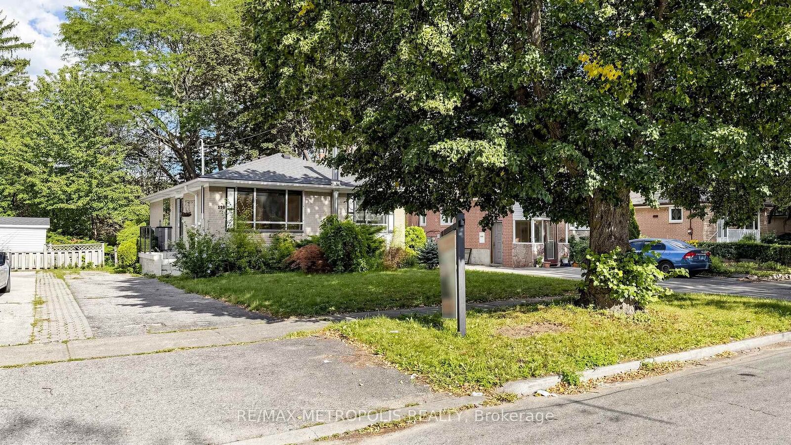 Property Photo:  139 Pandora Circle  ON M1H 1V8 