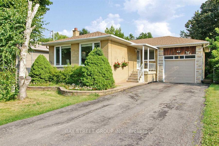 Property Photo:  324 Elmwood Avenue Main Fl  ON L4C 1L8 