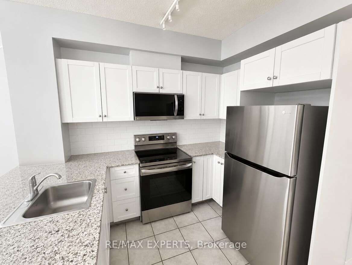 Property Photo:  1359 Rathburn Road 209  ON L4W 5P7 