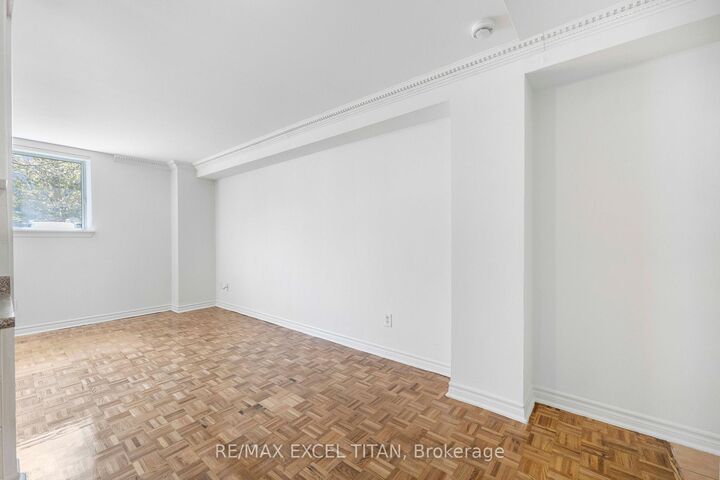 Property Photo:  1407 Dupont Street 316  ON M6H 4J7 