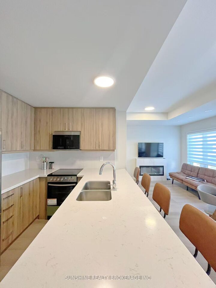 Property Photo:  156 Matawin Lane  ON L4B 0H7 