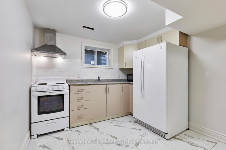 Property Photo:  37 Tarsus Crescent Bsmt  ON M1C 3W6 