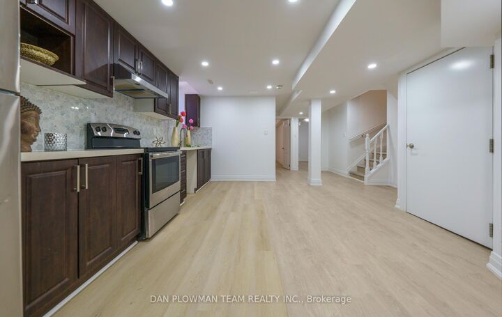 Property Photo:  10 Pardon Avenue  ON L1P 1V1 