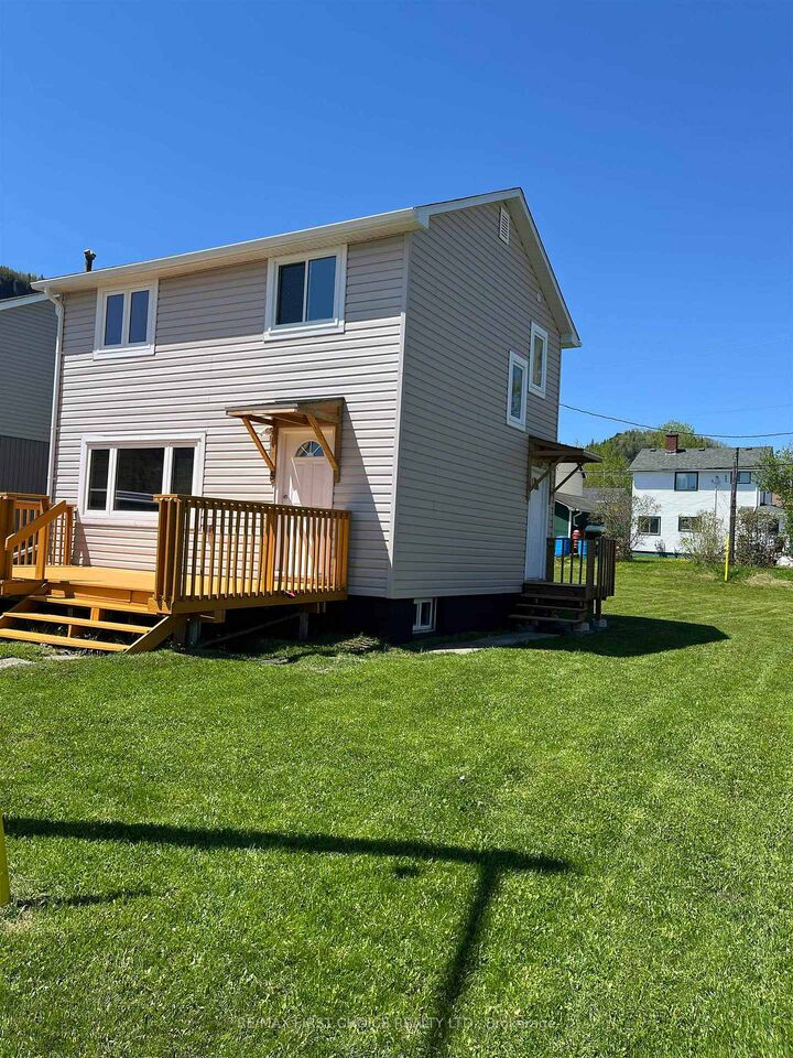 Property Photo: 5 Crutchfield Avenue ON P0T 2P0