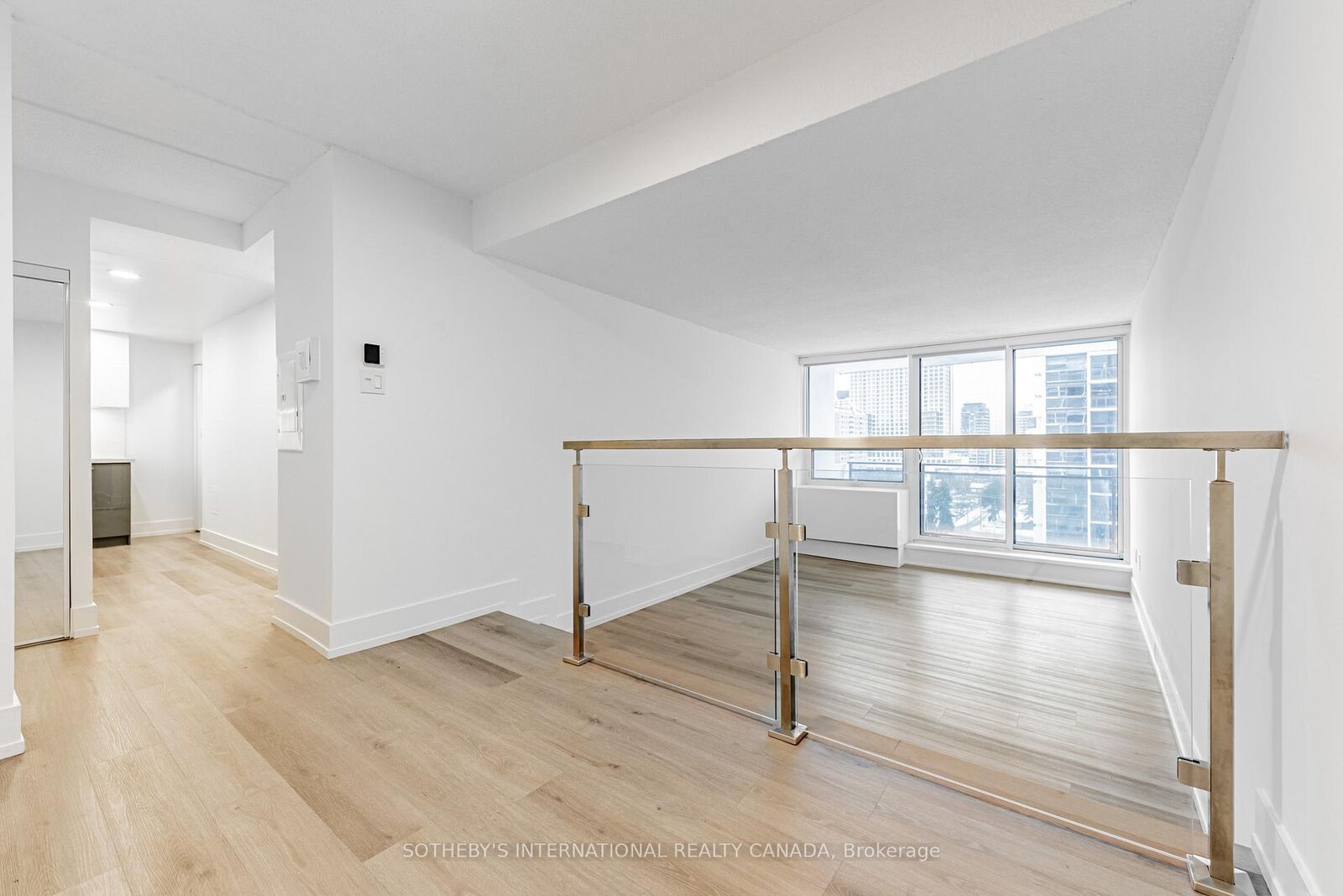 Property Photo: 201 Sherbourne Street N2105 ON M5A 3X1