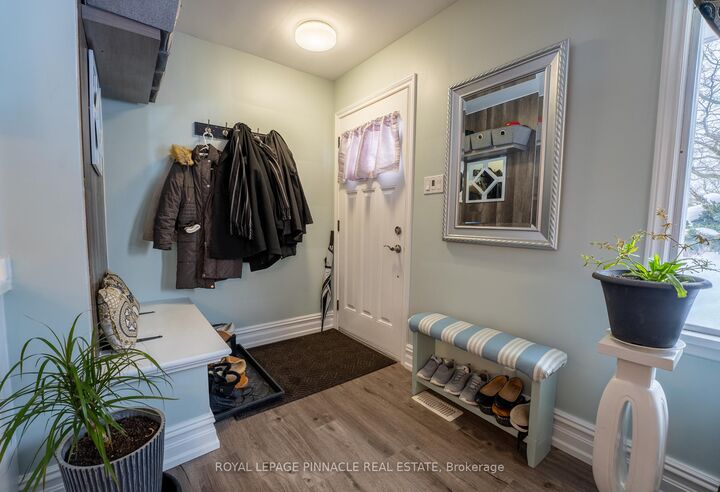 Property Photo:  606 Ross Street  ON N5Y 3V7 