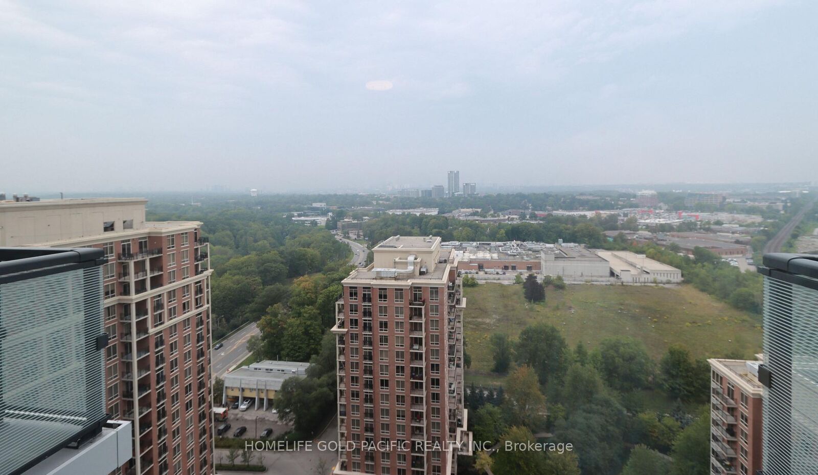 Property Photo:  20 Inn On The Park Drive 2338  ON M3C 0P8 