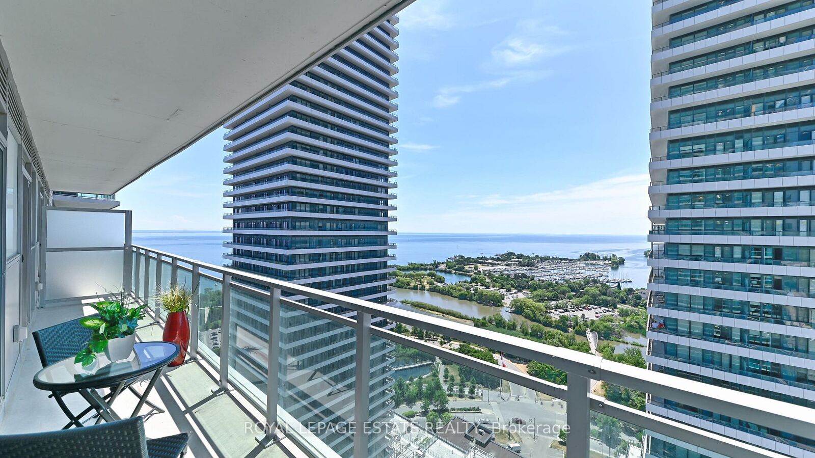 Property Photo:  33 Shore Breeze Drive 2901  ON M8V 1A1 