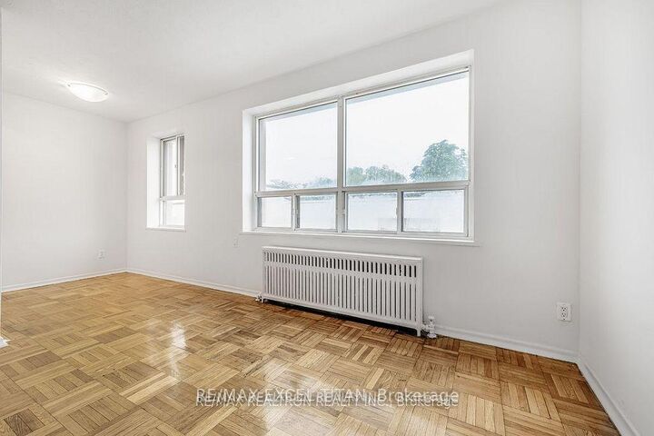 Property Photo:  156 Kingston Road 303  ON M4L 1S7 
