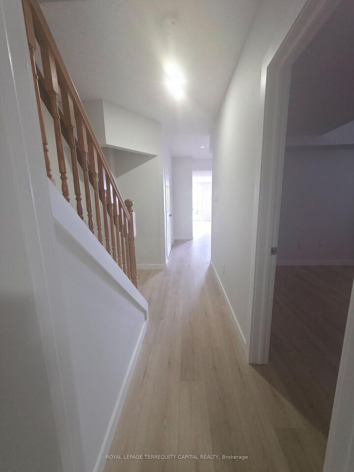 Property Photo:  349 Edgehill Drive B  ON L4N 9X5 