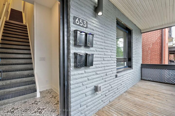 Property Photo:  653 Manning Avenue 1  ON M6G 2W2 
