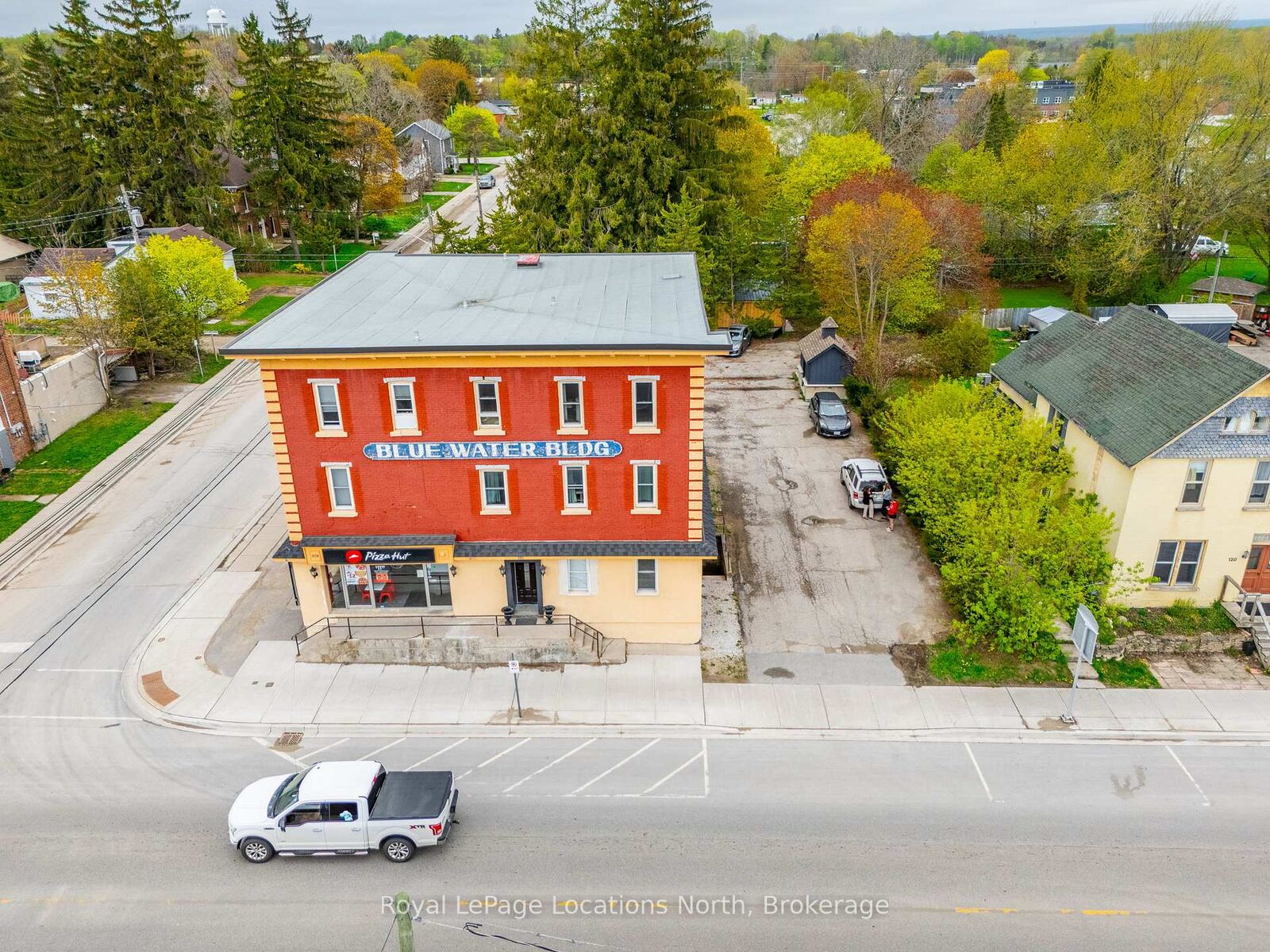 Property Photo:  110 Sykes Street N 301  ON N4L 1S6 