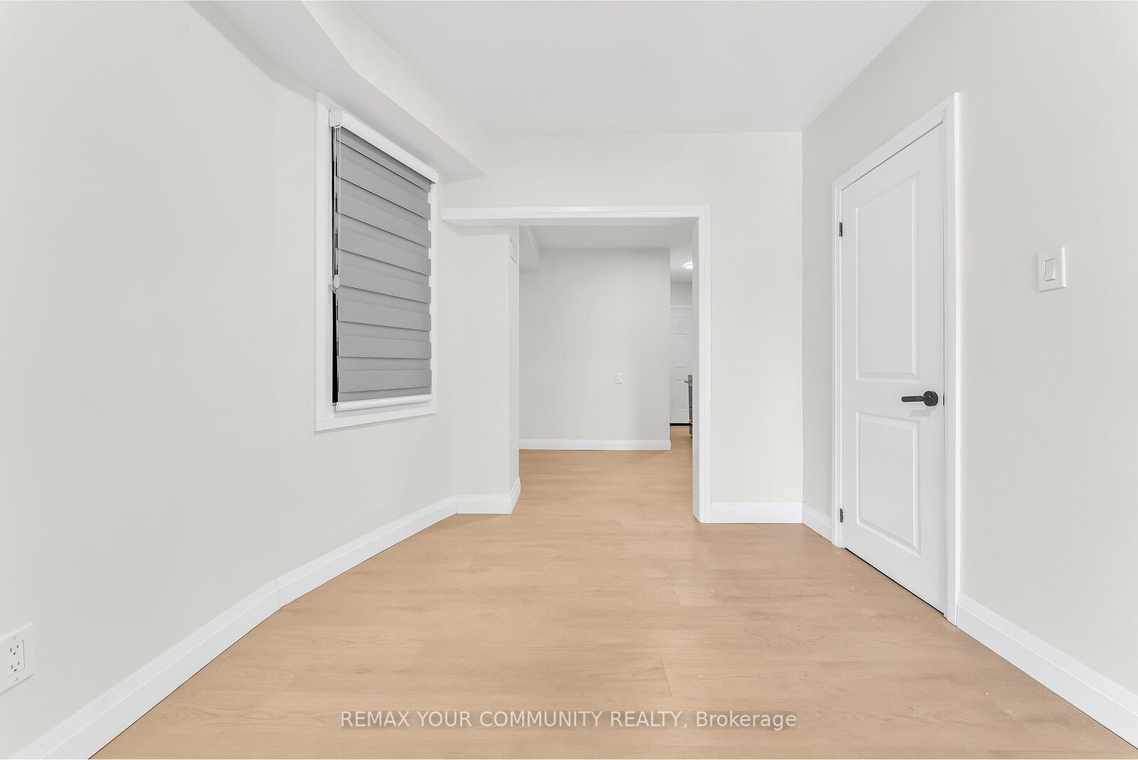 Property Photo:  1822 St Clair Avenue W Upper Level  ON M6N 1J5 