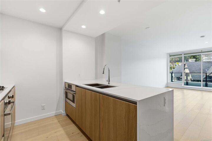 Property Photo:  2000 Hannington Rd #1013  BC V9B 7C1 