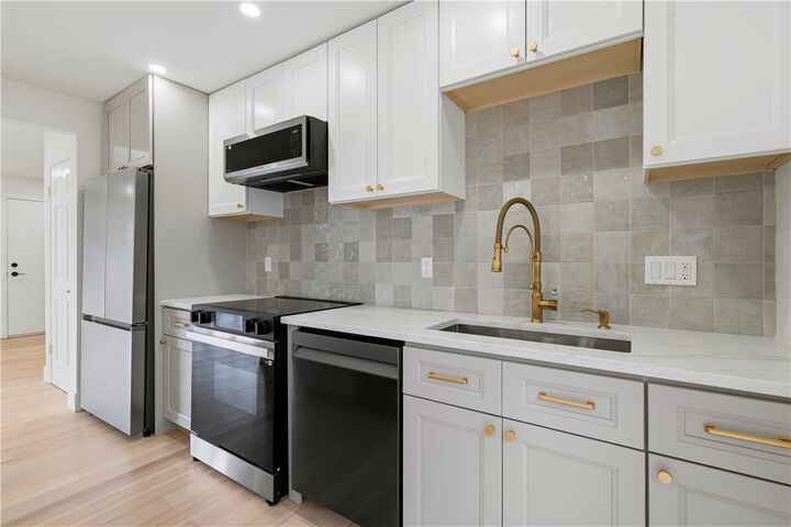 Property Photo: 3206 Brunton Dr PA 15116