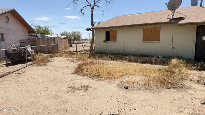 Property Photo:  1391 W Rose Place  AZ 85122 
