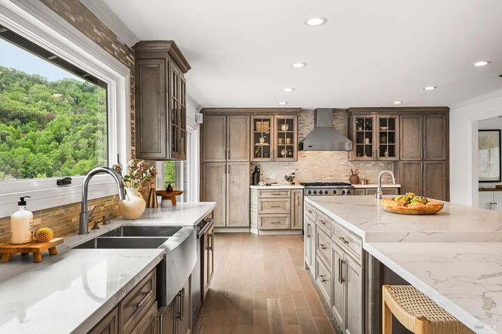 Property Photo: 62 Oakdale Avenue CA 94901
