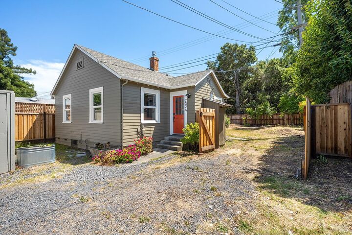 Property Photo:  732 Petaluma Boulevard  CA 94952 