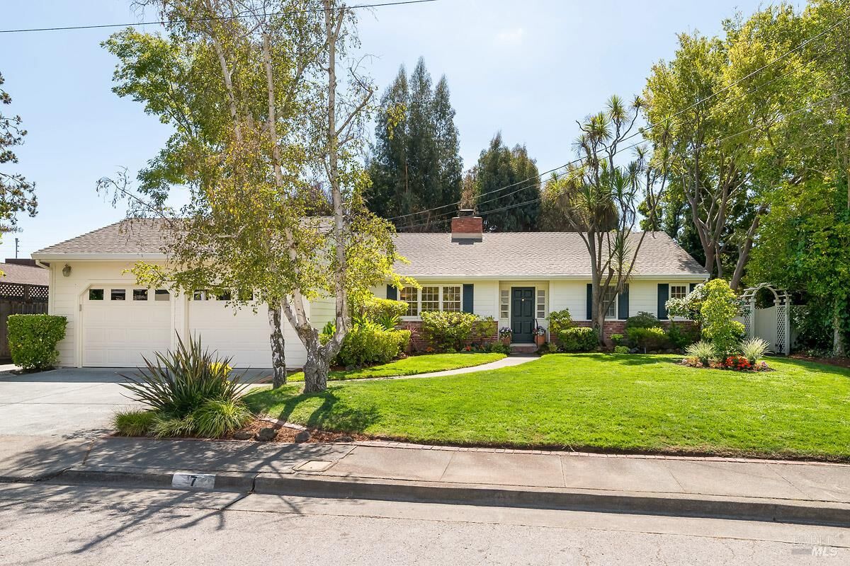 Property Photo:  7 Locksly Lane  CA 94901 