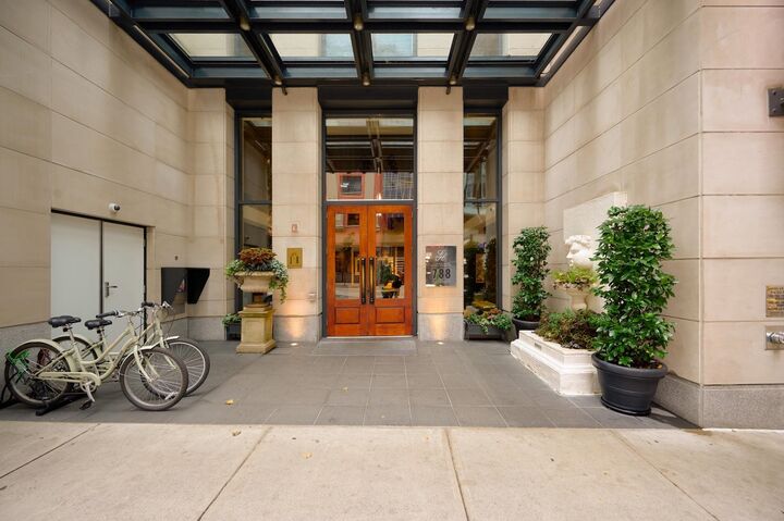 Property Photo:  788 Richards Street 1805  BC V6B 0C7 