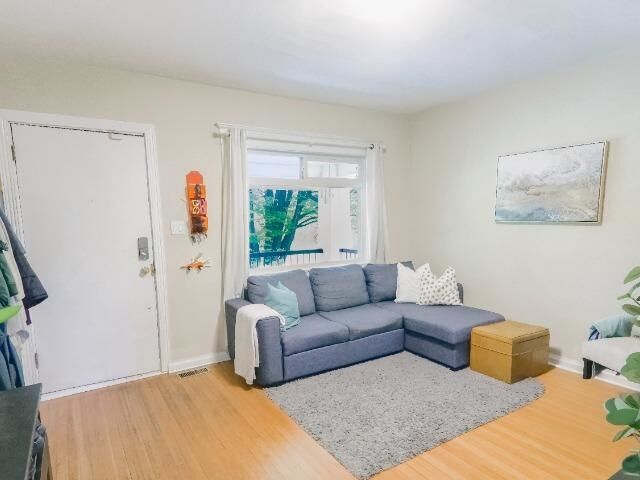 Property Photo:  550 Cassiar Street  BC V5K 4M9 