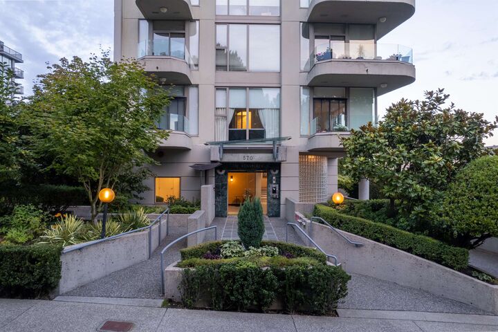Property Photo:  570 18th Street 502  BC V7V 3V7 