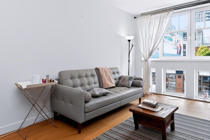 Property Photo: 1072 Hamilton Street 405 BC V6B 2R9