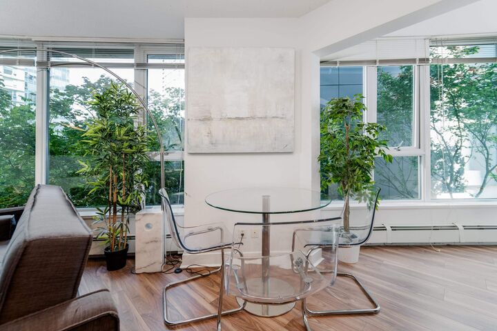 Property Photo:  689 Abbott Street 301  BC V6B 0J2 