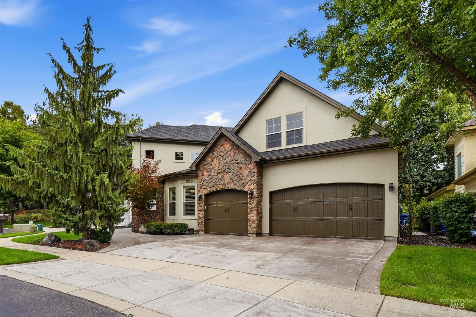 Property Photo:  1650 S Stream Pointe Ln  ID 83616 