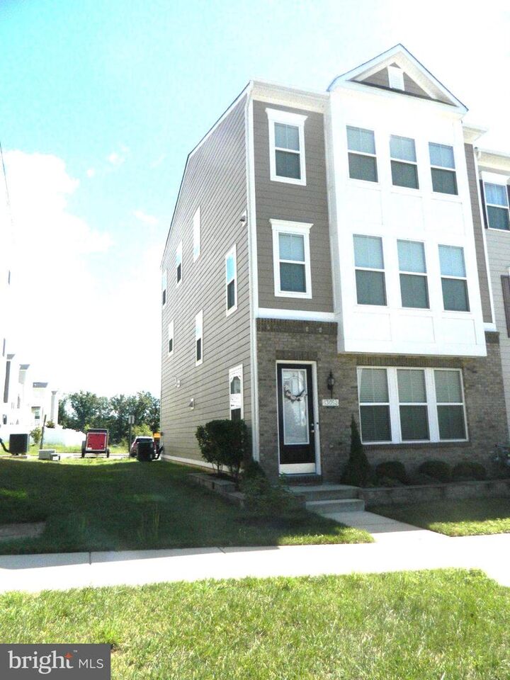 Property Photo: 13052 Jessica Grove Place VA 22192