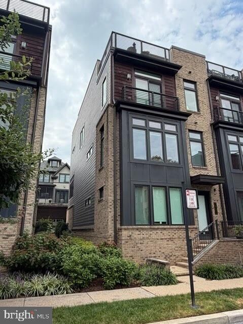 Property Photo: 170 Winsome Circle MD 20814