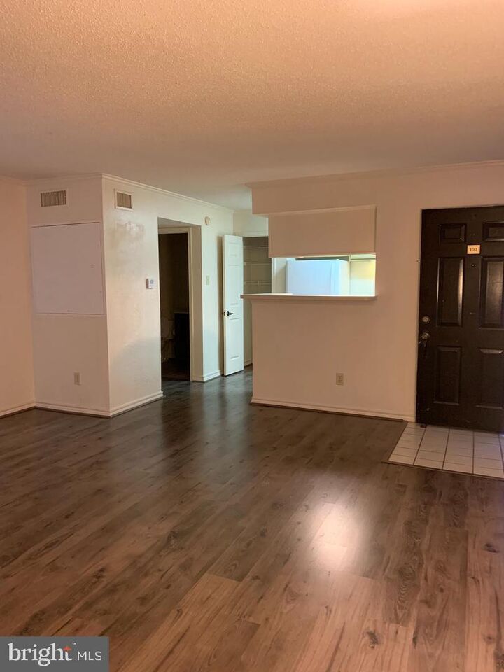 Property Photo:  1532 Lincoln Way 103  VA 22102 