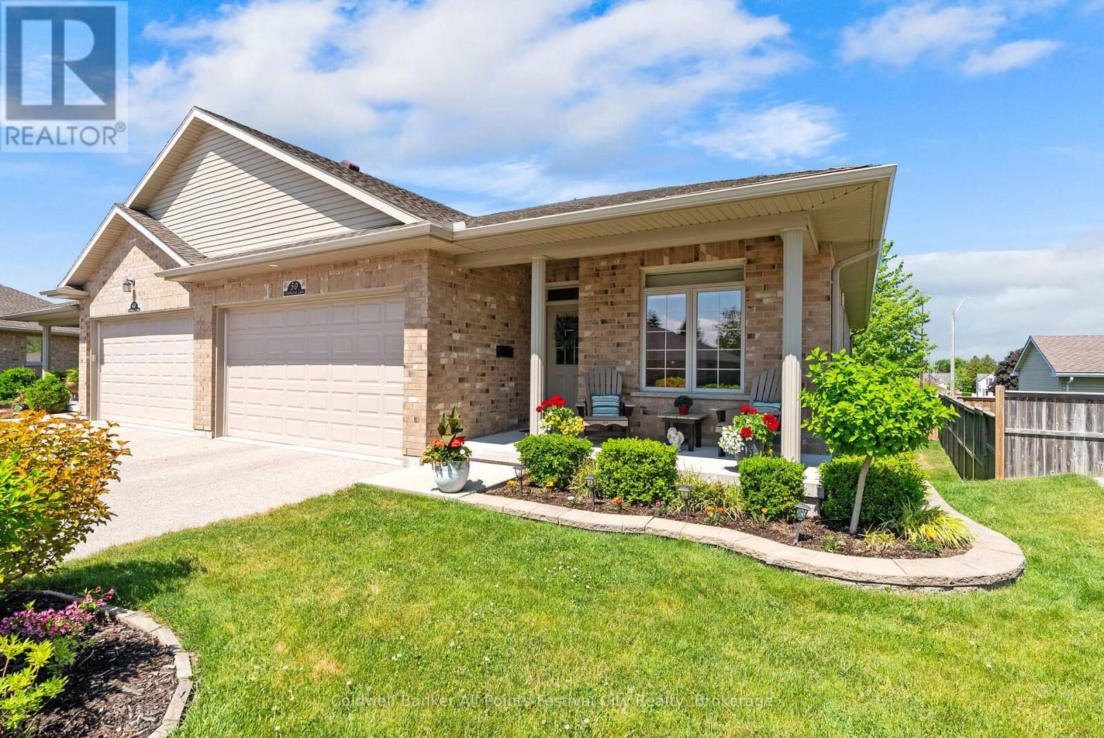 Property Photo: 50 Fairhaven Lane 39 ON N7A 0A5