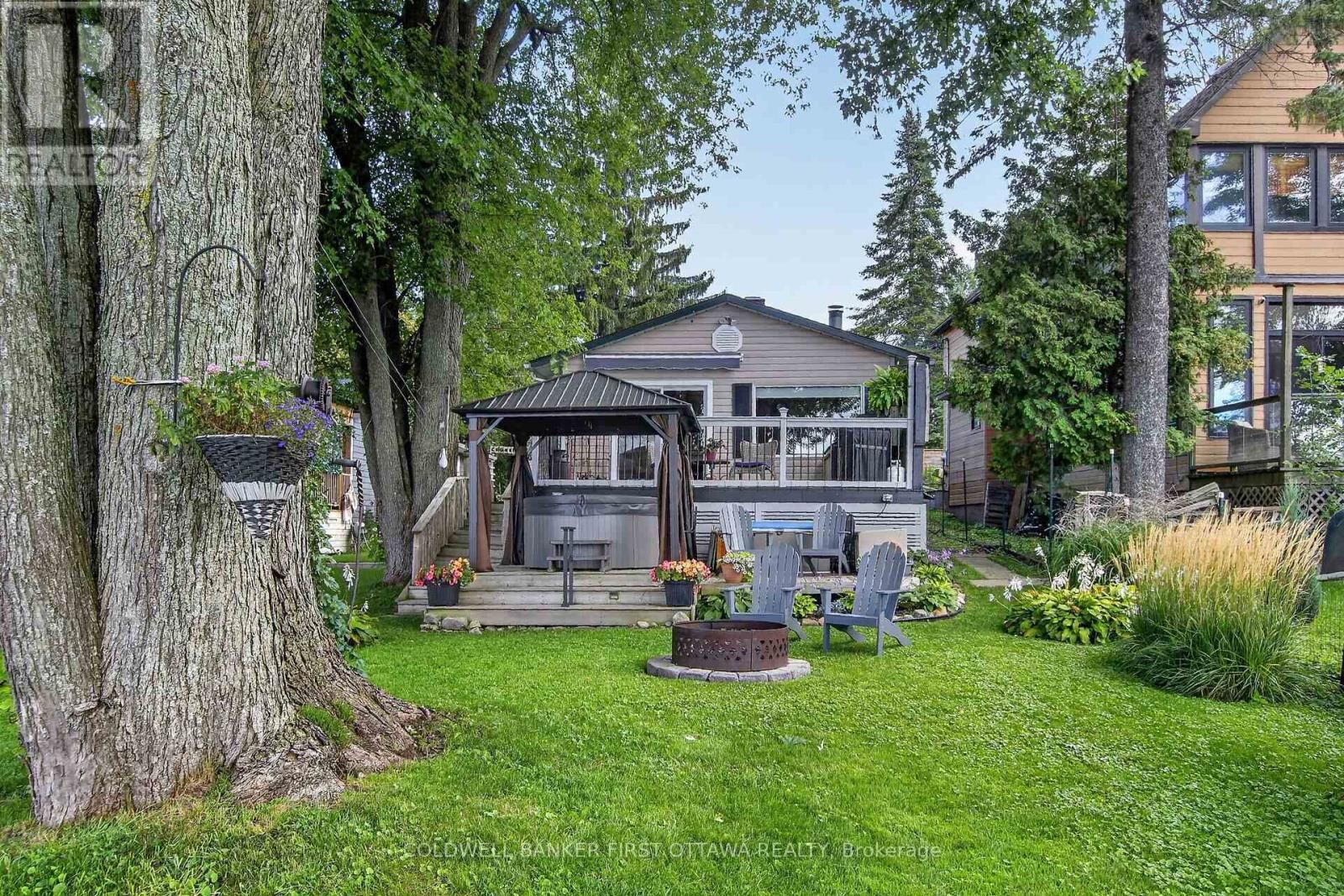 Property Photo:  172 Richards Lane  ON K7C 3P1 