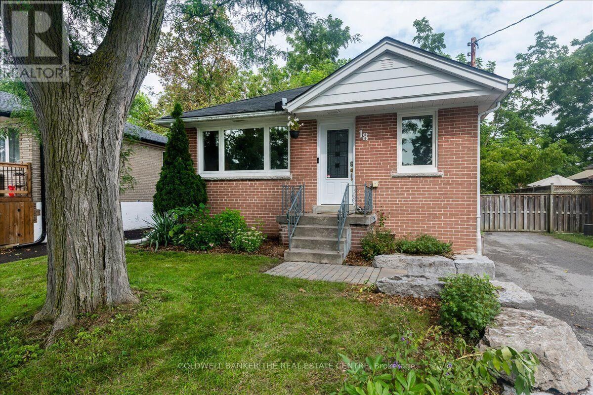Property Photo: 18 Agnes Street ON L4M 2S2