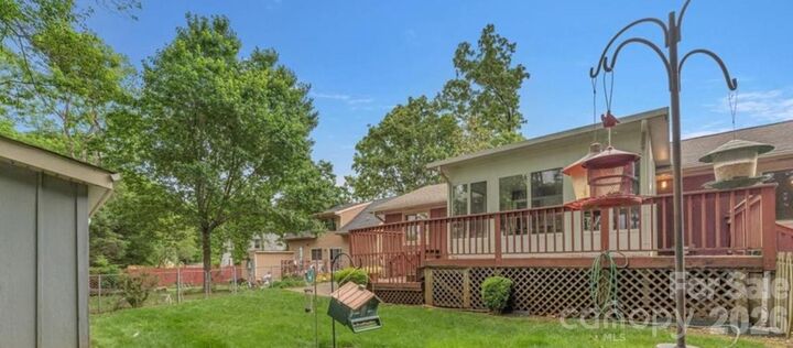 Property Photo:  7312 Barcliff Drive  NC 28212 