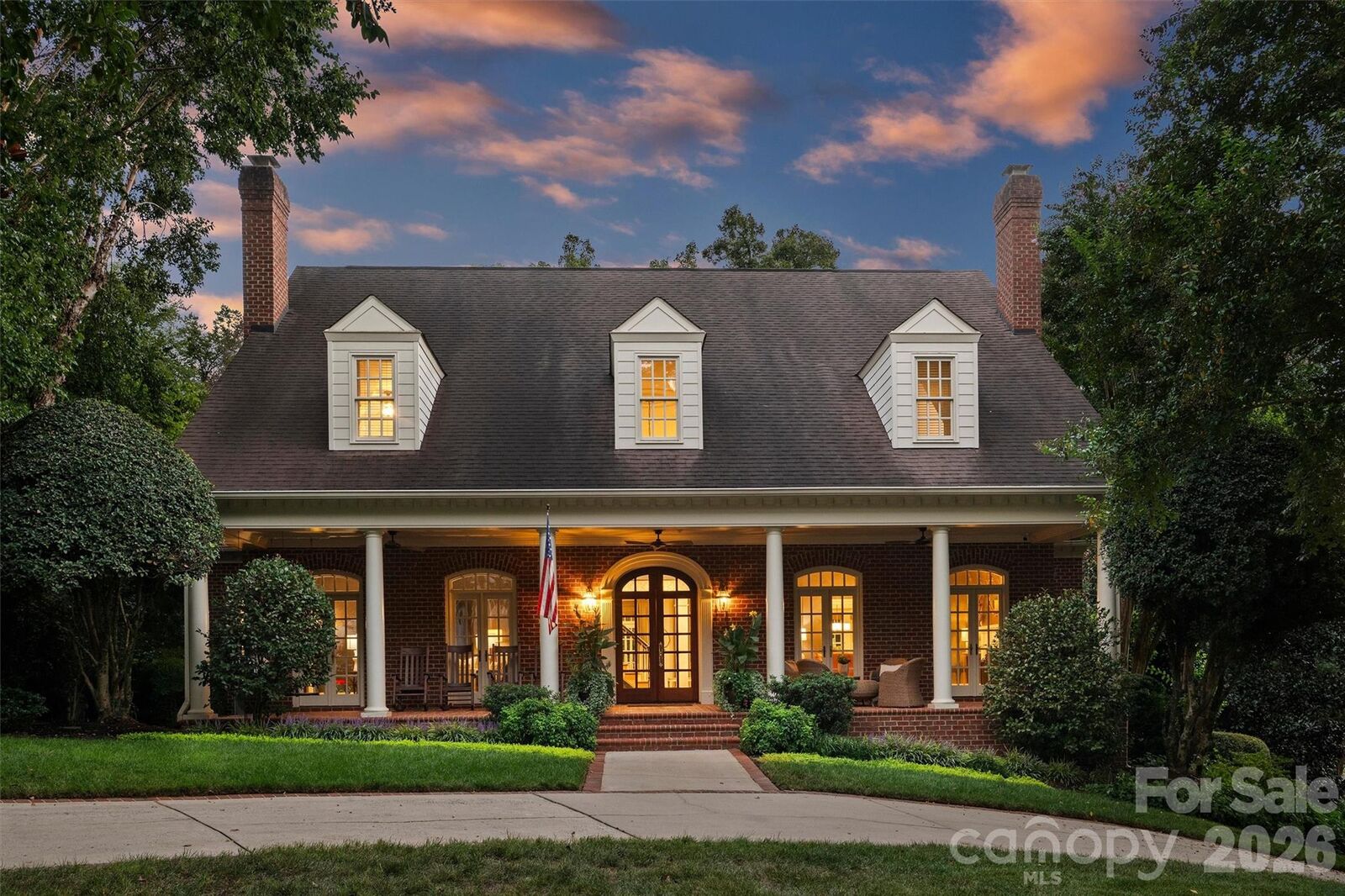 Property Photo: 2115 Foxcroft Woods Lane NC 28211