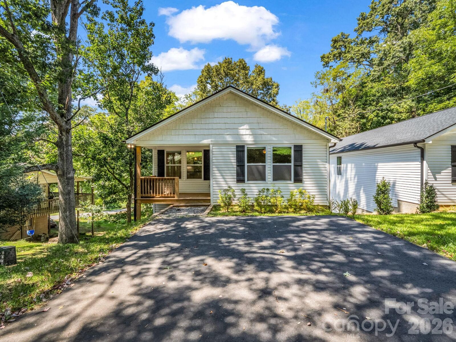 Property Photo:  92 Lakeside Drive  NC 28806 