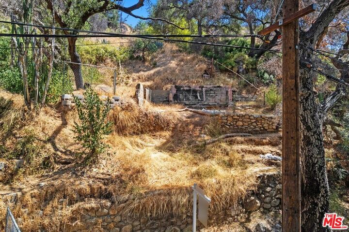 Property Photo:  752 Woodland Dr  CA 91024 