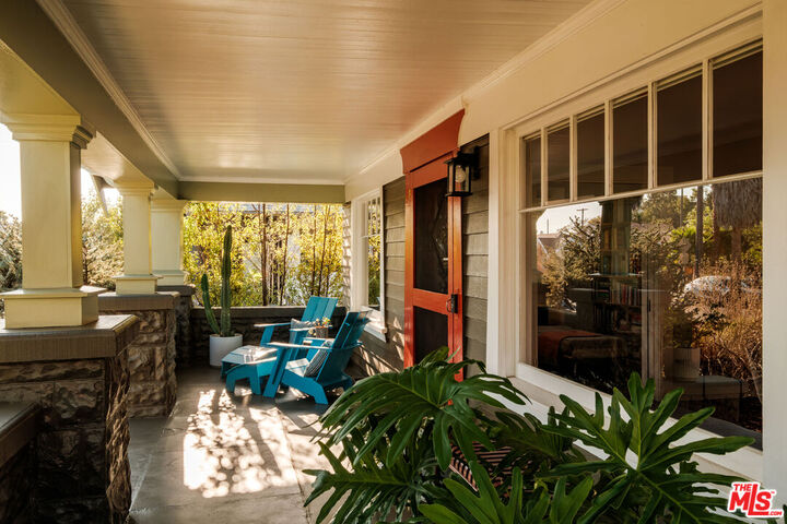 Property Photo:  2389 W 31st St  CA 90018 