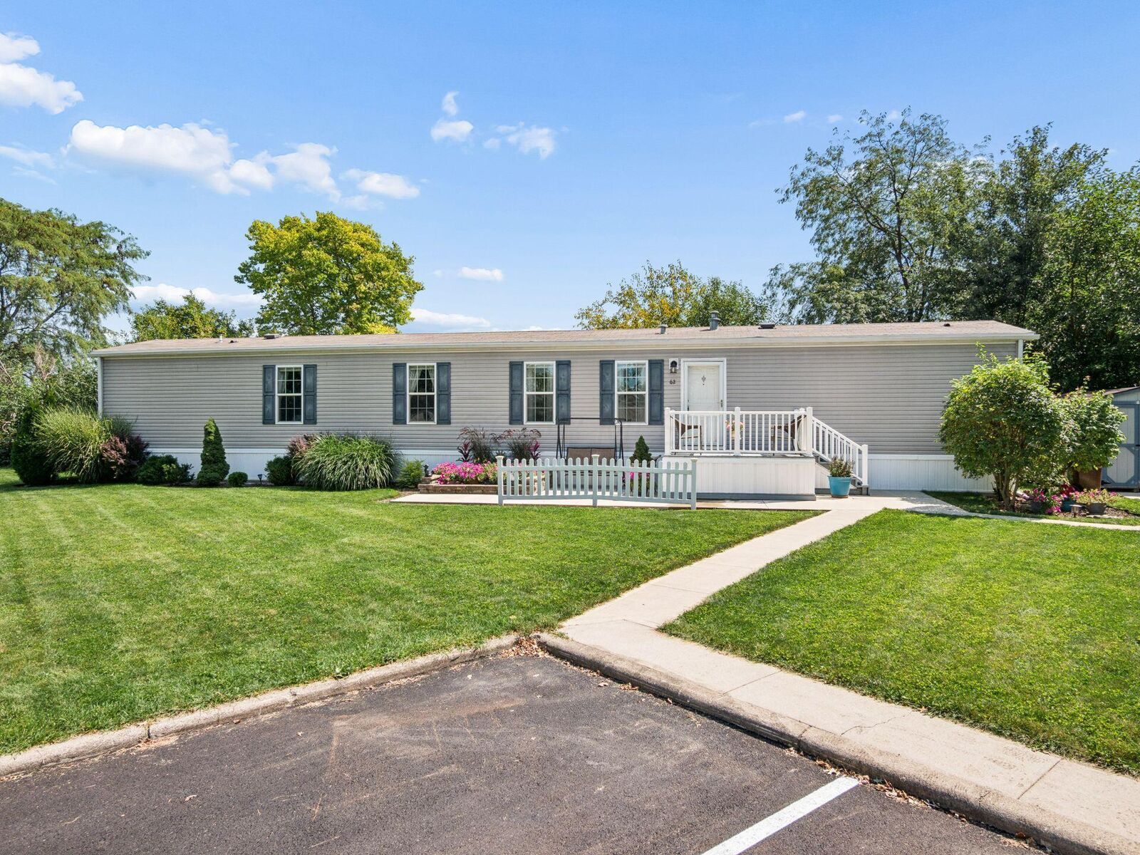 Property Photo:  62 Woodcrest Drive  OH 43040 