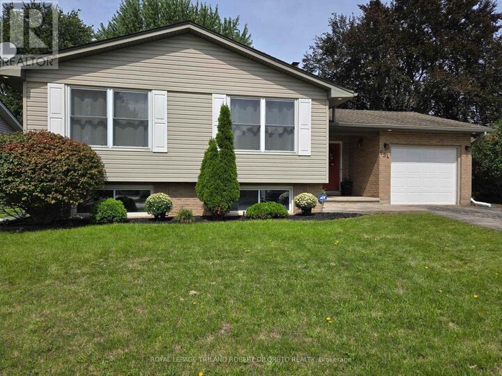 Property Photo:  654 Grenfell Drive  ON N5X 2N2 