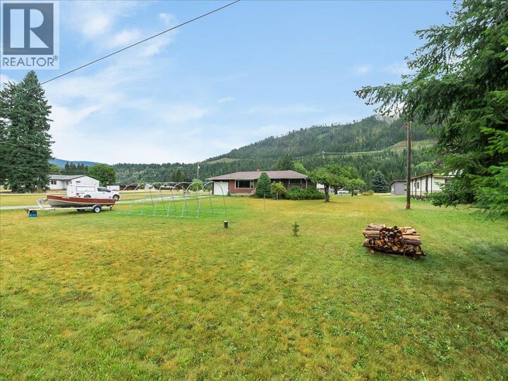 Property Photo:  2626 Shoreacres Road  BC V1N 4P8 