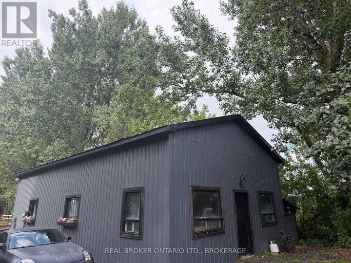 Property Photo:  21809 Concession 3 Road  ON K0C 1E0 