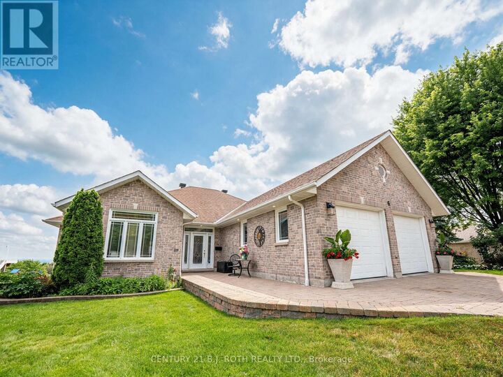 Property Photo: 6 Mapleview Place ON P1C 1N7