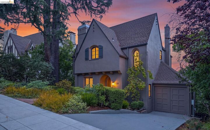 Property Photo: 939 Hillcroft Circle CA 94610