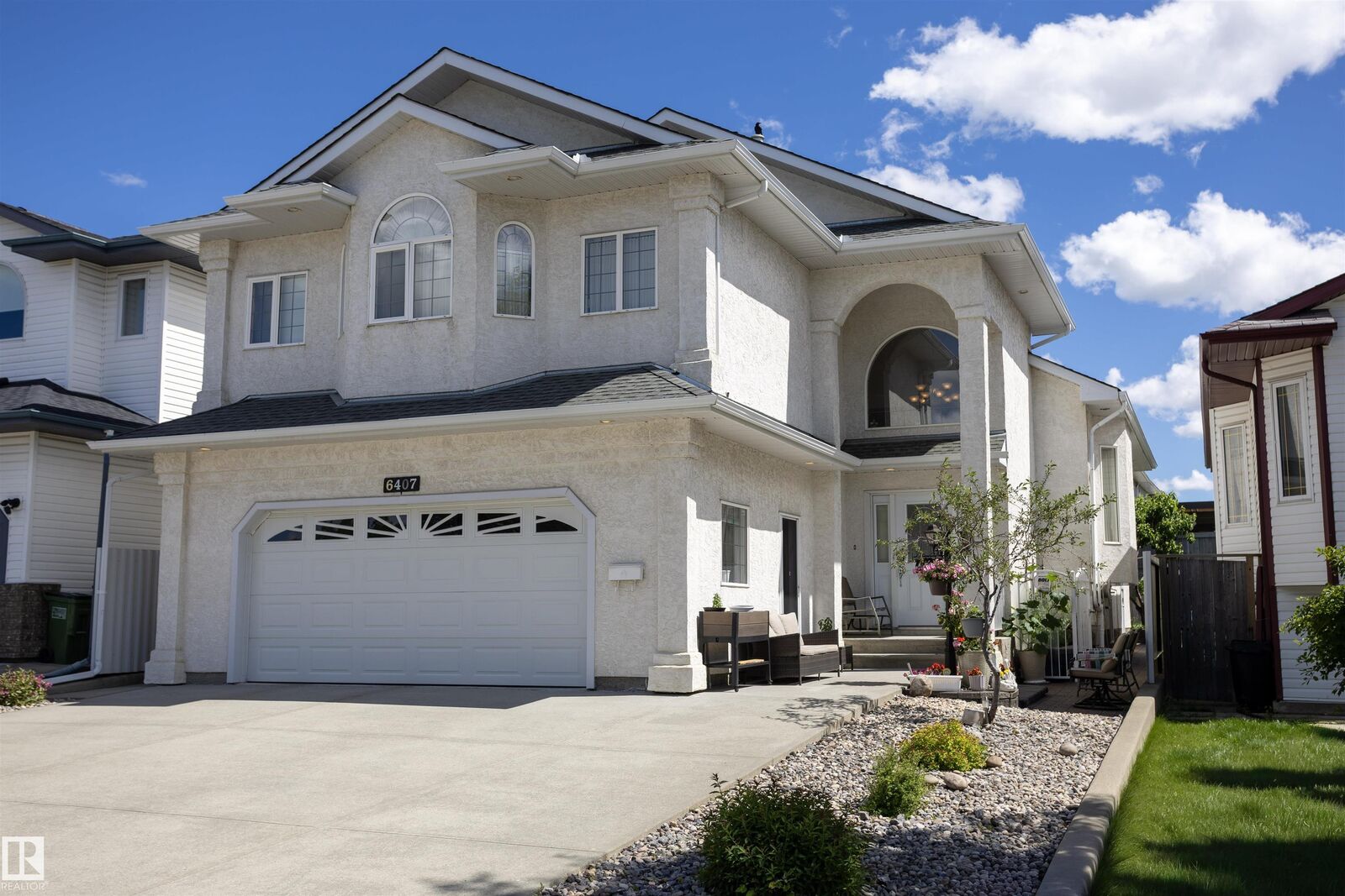Property Photo:  6407 163 Avenue NW  AB T5Y 3E3 