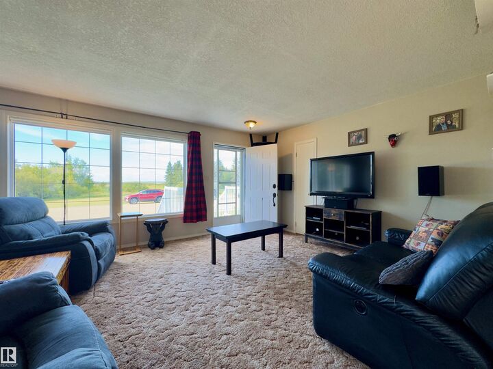 Property Photo: 4844 47 Avenue AB T0B 0W0