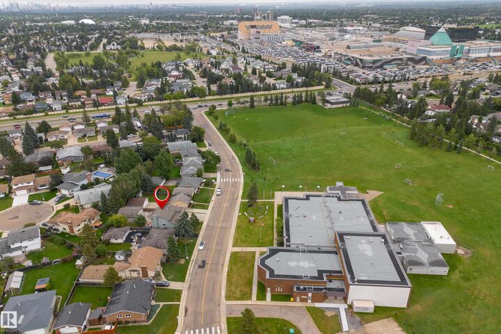 Property Photo:  17928 93 Ave NW  AB T5T 1V6 