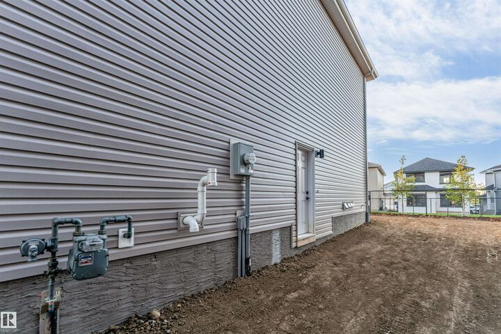 Property Photo:  904 17 Avenue NW  AB T6T 2X8 